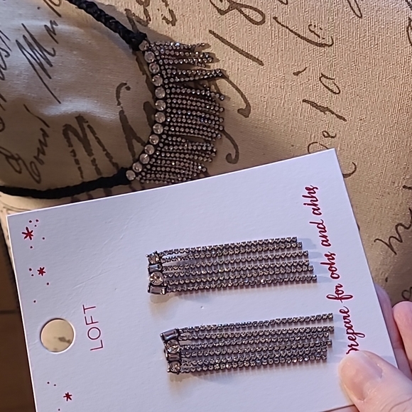 LOFT SparklyNecklace and Earrings - Picture 6 of 6